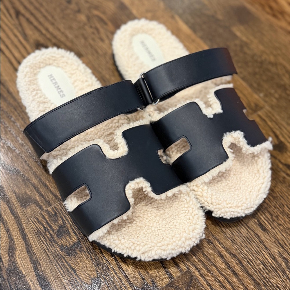Hermes Men’s Chypre Sandals in shearling and calfskin, Size 44 NWT
